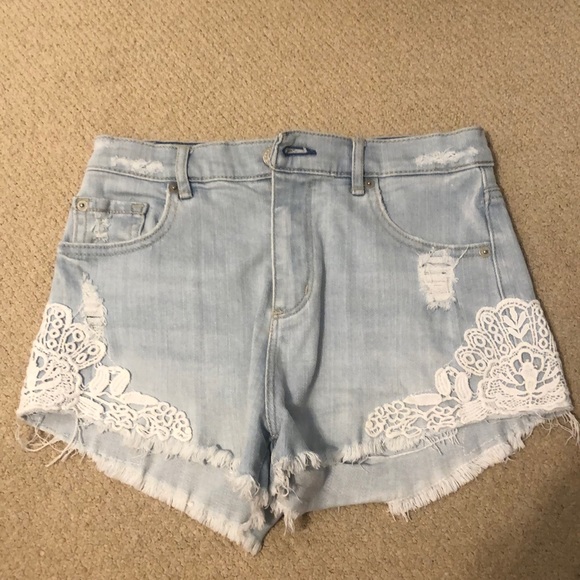 Retro high waisted light wash jeans shorts - Picture 1 of 4